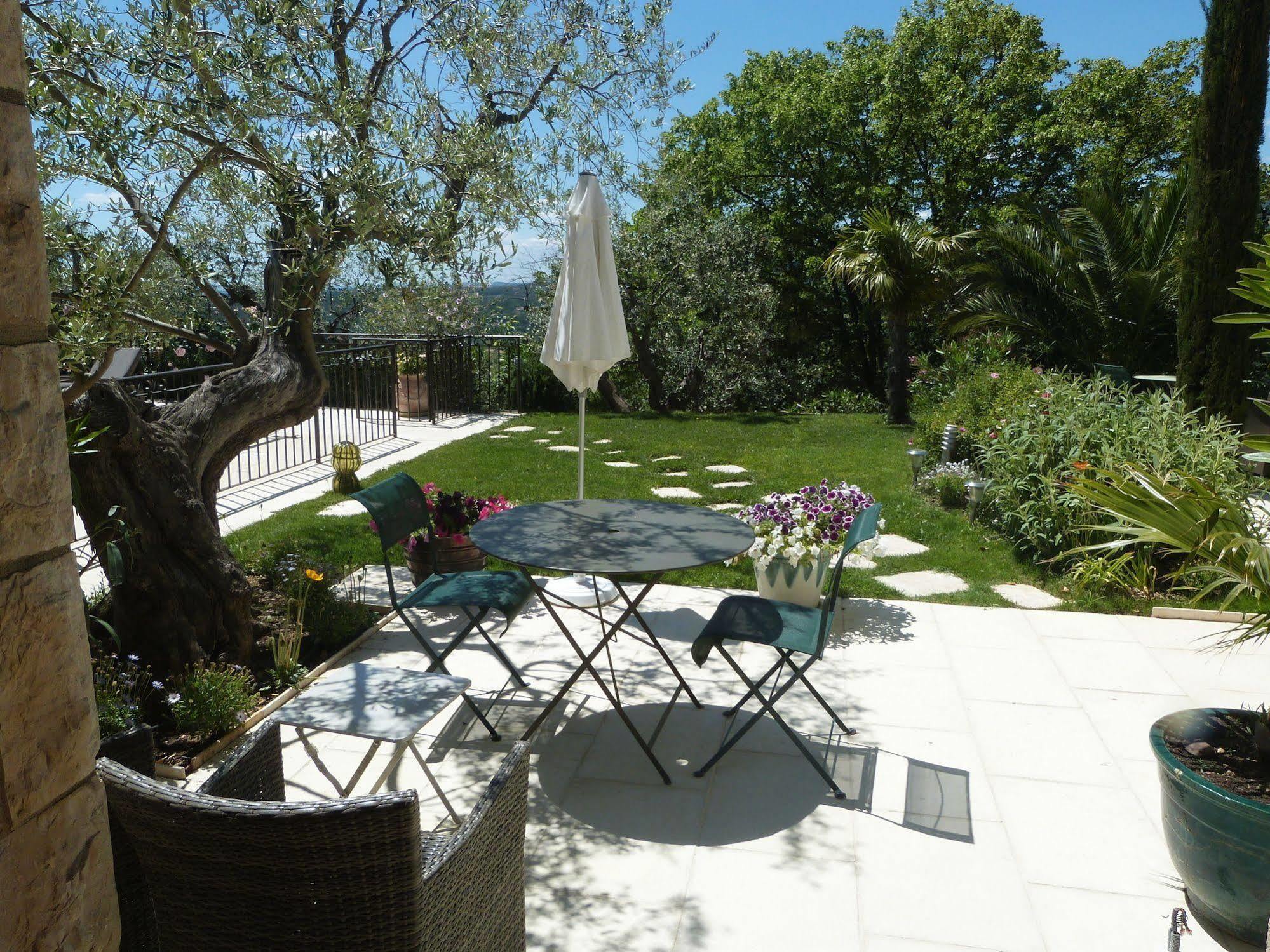Mas De La Coste Bed & Breakfast Fayence